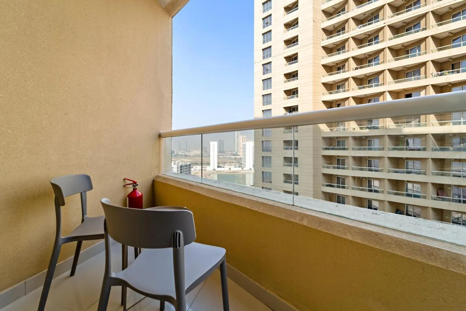 דובאי Modern Studio In Production City 0*,  איחוד האמירויות הערביות